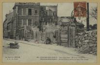 CHÂLONS-EN-CHAMPAGNE. La guerre 1914-1918. 826 Châlons-sur-Marne - Rue Saint-Jean - Maison effondrées. Châlons-sur-Marne - Houses brocken down in Saint-Jean street.
ParisL.C.H.1914-1918