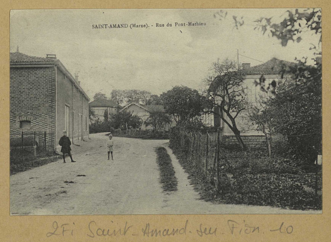 SAINT-AMAND-SUR-FION. Rue du Pont Mathieu.