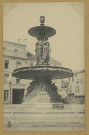 CHÂLONS-EN-CHAMPAGNE. 7- La fontaine monumentale. Place de la République.
C.L.C.[avant 1914]