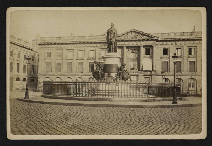 REIMS. Place Royale : statue de Louis XV (8 octobre 1884).