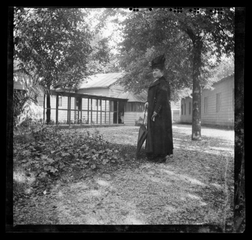 Guerre 1914-1918. Ambulances de Baye : photographies et négatifs.
Famille de Baye : photographies et portraits de famille.