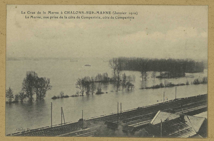 CHÂLONS-EN-CHAMPAGNE. La crue de la Marne à Châlons-sur-Marne (janvier 1910 ). La Marne, vue prise de la côte de Compertrix, côté de Compertrix.