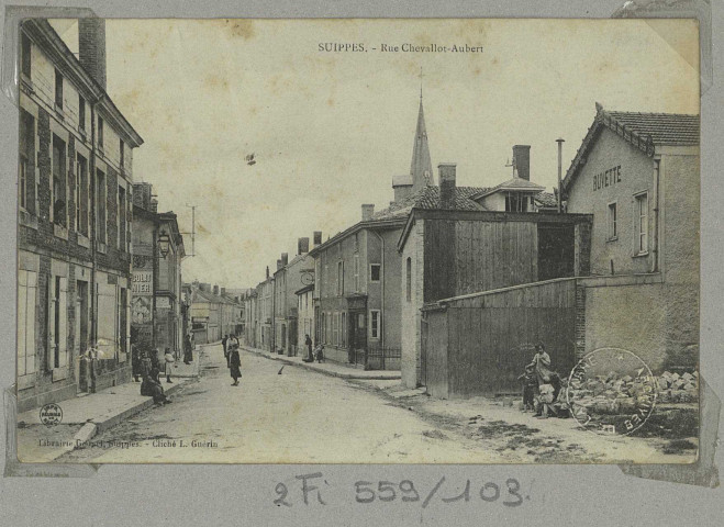 SUIPPES. Rue Chevallot-Aubert.
(54 - Nancyimprimeries Réunies).[vers 1909]