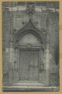 BERGÈRES-LÈS-VERTUS. L'Église: portail.