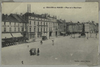 CHÂLONS-EN-CHAMPAGNE. 45- Place de la République.
EpernayThuillier.Sans date