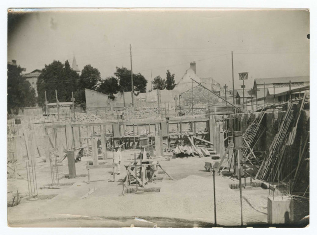 REIMS. Chantier de reconstruction du Grand Théâtre de Reims