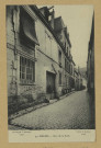 REIMS. 44. Rue de la Salle / Cliché F. Rothier.
(51 - Reimsphototypie J. Bienaimé).1911
Société des Amis du Vieux Reims