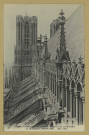 REIMS. 176. Cathédrale de Galerie et gargouilles de la Façade latérale sud / N.D., Phot.