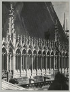REIMS. Cathédrale de Reims. Détail de la galerie haute de la nef côté sud.