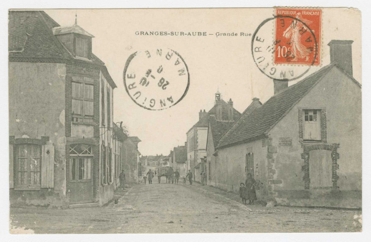 GRANGES-SUR-AUBE. Grande rue.