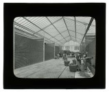 Hall et réserve de bouteilles / Fs Rothier