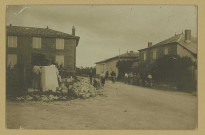 SOMME-YÈVRE. Une rue après-guerre 14-18.