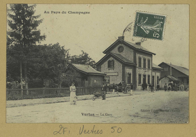 VERTUS. Au Pays du Champagne. Vertus. La gare.
VertusÉdition Fayet-Benoist.[vers 1909]