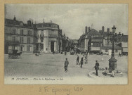 ÉPERNAY. 13-Place de la République.
ParisLevy Fils et CieLL.[vers 1919]