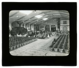 Les caves Pommery à Reims. Le tirage ou mise en bouteilles / Fs Rothier