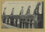 REIMS. 173. Cathédrale de Chimères surmontant la galerie de l'abside / N.D., phot.