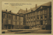 REIMS. Ancienne Abbaye de St-Remi (Hôtel-Dieu) - Façade et Cour d'honneur.
(51 - Reimsphototypie J. Bienaimé).Sans date