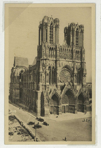 REIMS. 1. Reims (Marne) La Cathédrale.
ParisÉditions d'art Yvon.1914-1917