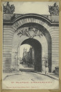 VITRY-LE-FRANÇOIS. -1227. La Porte et la Rue du Pont.
(02 - Château-ThierryA. Rep. et Filliette).Sans date
Collection R. F