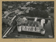 ÉTOGES. 8543-Le château et la ferme. Vue aérienne / Rancurel, photographe.
Édition Aériennes Cim (71 - MâconCombier).Sans date
