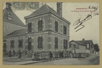 AMBONNAY. La mairie et la rue des Écoles.
Édition Rabilloud.[vers 1906]