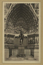 REIMS. 25. Statue de Jeanne d'Arc devant le grand Portail de la Cathédrale.
ReimsÉdition Reims-Cathédrale.Sans date