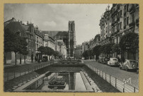 REIMS. Le Cours J.B. Langlet et la cathédrale .
ParisLes Éditions d'Art Yvon.Sans date