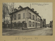 SÉZANNE. -1089-Le Pensionnat Rue Léon-Jolly / E. Mignon, photographe à Nangis (Seine-et-Marne).
NangisÉdition E. Mignon.Sans date