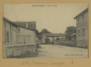SOMME-SUIPPE. Rue de la Dava.
Sainte-MenehouldÉdition E. Moisson.Sans date
