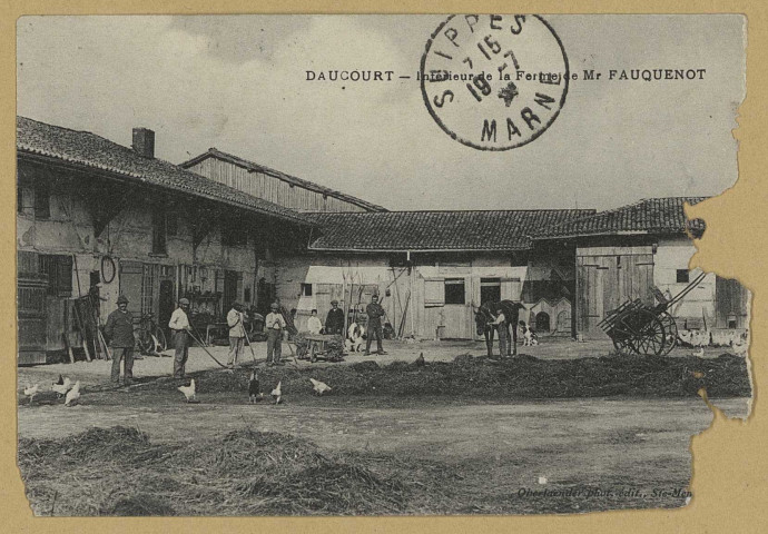 ÉLISE-DAUCOURT. Daucourt : intérieur de la ferme de M. Fauquenot / Oberlaender, photographe à Sainte Menehould.
MatouguesÉdition Oberlaender.[vers 1923]