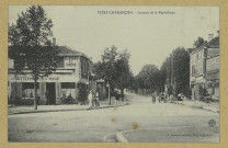 VITRY-LE-FRANÇOIS. Avenue de la République.
Édition A. SimonisVitry-le-François(54 - Nancy : imp. Réunies).Sans date