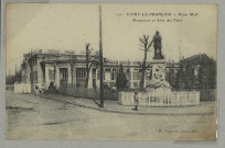 VITRY-LE-FRANÇOIS. 10. Vitry-le-François - Place Moll. Monument et Salle des Fêtes.
E. Legretphoto-édit. (75 - Paris : Imp. Le Deley) : -.Sans date