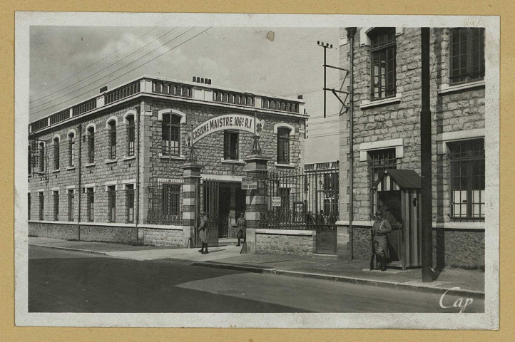 REIMS. 285. Entrée de la Caserne du Général Maistre.
Strasbourg-ParisReal-Photo, CAP.Sans date