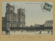 VITRY-LE-FRANÇOIS. La Place d'Armes.
Édition des Galeries Réunies de l'EstVitry-le-François.[vers 1908]