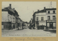 SERMAIZE-LES-BAINS. -52-La rue Benard avant l'effroyable bombardement (6 au 12 sept. 1914).
Édition AmiotCoiffeur (75 - Paris : imp. Catala Frères).Sans date