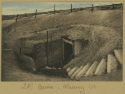 BEINE-NAUROY. 434-Les Monts de Champagne-L'entrée du tunnel au Mont Cornillet. Quoique d'aspect modeste, cette entrée donnait accès à une vaste organisation souterraine.
ReimsÉdition G.Graff et Lambert.Sans date