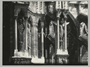 REIMS. Cathédrale de Reims. Détail façade sud, évêque Saint-Jacques.