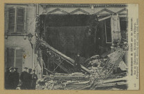 REIMS. 125. Bombardement de Reims par les Allemands - Rue de Talleyrand, bijouterie et pâtisserie.Collection H. George, Reims