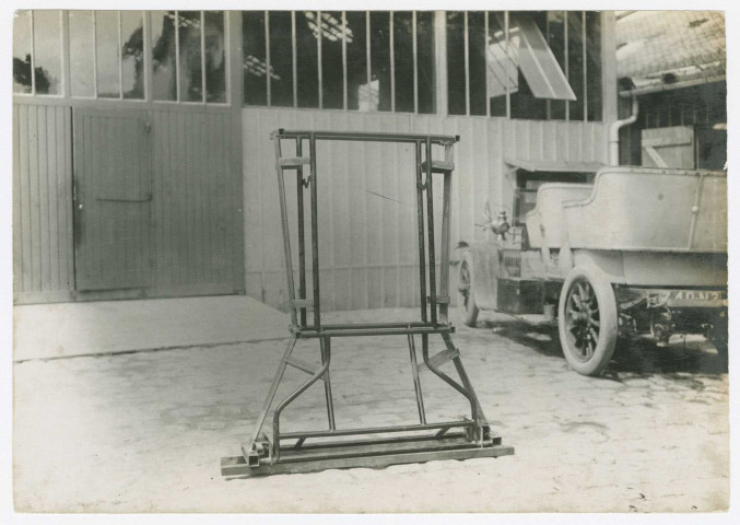 Usine Hanriot à Reims. Intérieur, extérieur, salle de montage
