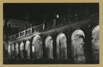 TROIS-FONTAINES-L'ABBAYE. Abbaye : le cloître (XVIIIe S.) / H. Knech, photographe à Saint-Dizier.