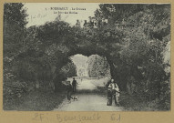 BOURSAULT. 7-Le Château-Le Pont des Roches.
Édition J. B.Château-Thierry : Bourgogne Frères.Sans date