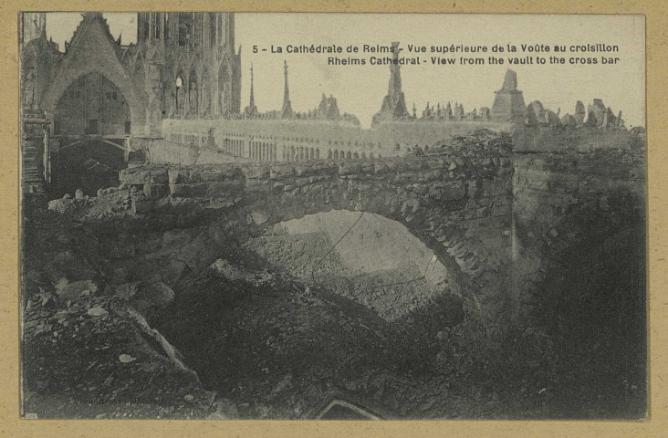 REIMS. 5. La Cathédrale de Vue supérieure de la Voûte au croisillon. Rheims Cathedral - View from the vault to the cross bar.
ReimsÉdition Reims-Cathédrale.1919