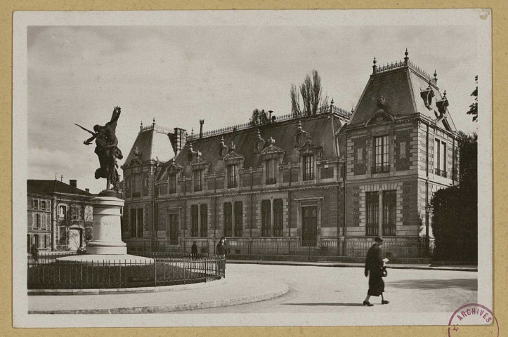 CHÂLONS-EN-CHAMPAGNE. 170- La Caisse d'Epargne.
(75Paris, Levy et Neudein Réunis).Sans date