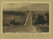 SOUAIN-PERTHES-LÈS-HURLUS. Route de Suippes à Vouziers-5-Navarin. Le Monument domine les champs de bataille (pris à 4 kilomètres).
ReimsÉdition Artistiques OrCh. Brunel.Sans date