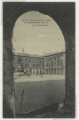REIMS. Reims dans sa deuxième année de bombardement 1914-15. 113. Place Royale.Collection G. Dubois, Reims