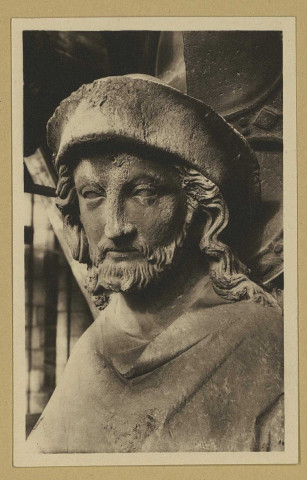 REIMS. P. 73. Cathédrale de Le Christ coiffé du chapeau de pèlerin. Reims Édition Reims-Cathédrale. Sans date 