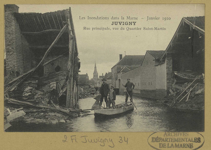 JUVIGNY. Les Inondations à Juvigny (janvier 1910). Rue principale, vue du quartier Saint-Martin.