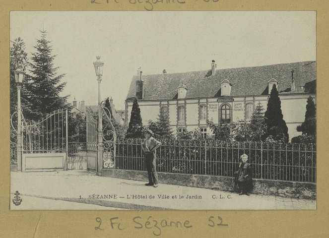 SÉZANNE. -1-L'Hôtel de Ville et le Jardin.
Édition Ed. Morin.[vers 1906]