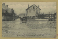 CHÂLONS-EN-CHAMPAGNE. La crue de la Marne à Châlons-sur-Marne (janvier 1910). Madagascar. La rue d'Alger - Le courant allant de la Marne au canal.