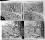Groupe de soldats devant une fortification (vue 1). Somme 1916. Champ de bataille (vue 2)